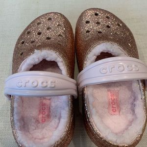 Kids pink glitter CROCS with fleece lining size 11 toddler